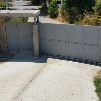Κούπαστη μπαλκονιού, περίφραξη οικοπέδου και πόρτα ανοιγομενη και συρόμενη με  σιδεροκατασκευες.